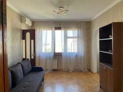 Продаж 3-кімнатної квартири в Києві, вул. Гната Юри, ТРЦ "Квадрат"