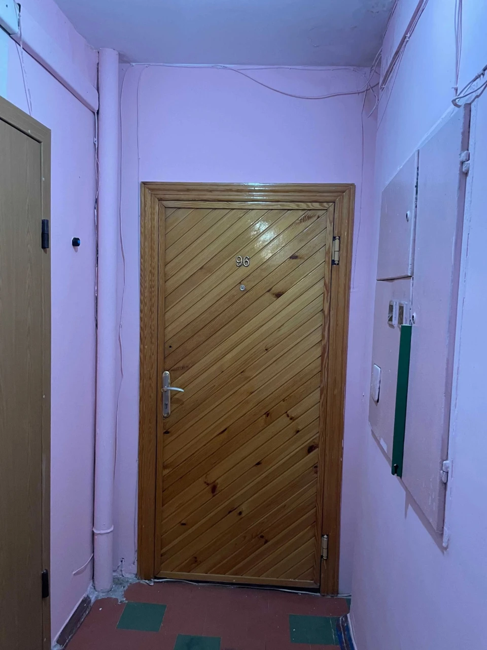 Продаж 3-кімнатної квартири в Києві, вул. Гната Юри, ТРЦ "Квадрат"
