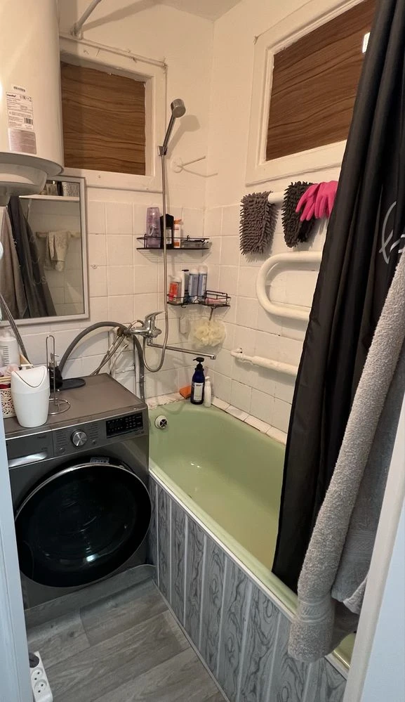 Продам 3-кімнатну квартиру, 64 кв.м.