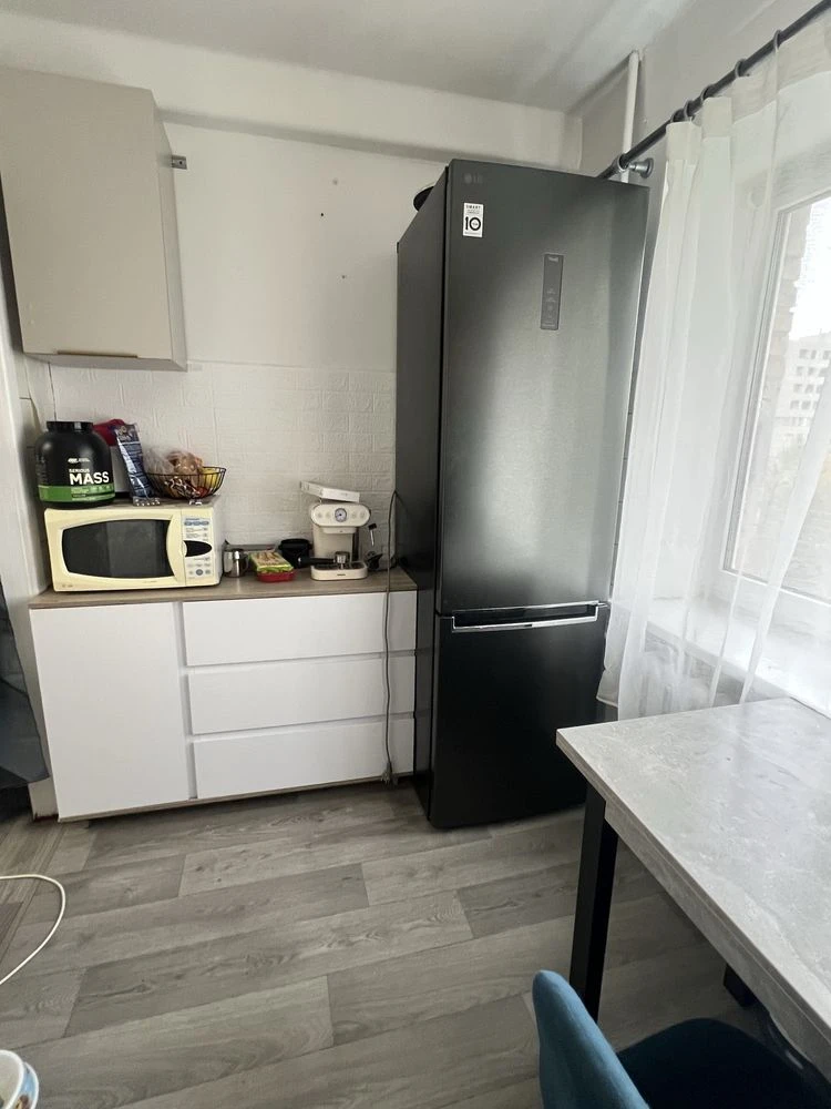 Продам 3-кімнатну квартиру, 64 кв.м.