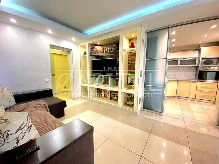 Sale of a 3-room apartment on Velika Vasylkyska Street, Holosiiv district