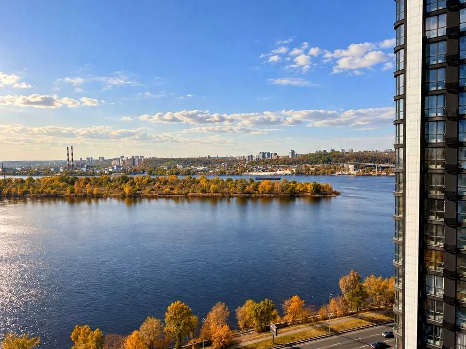 Apartment. Дніproska nabrezhna vul.