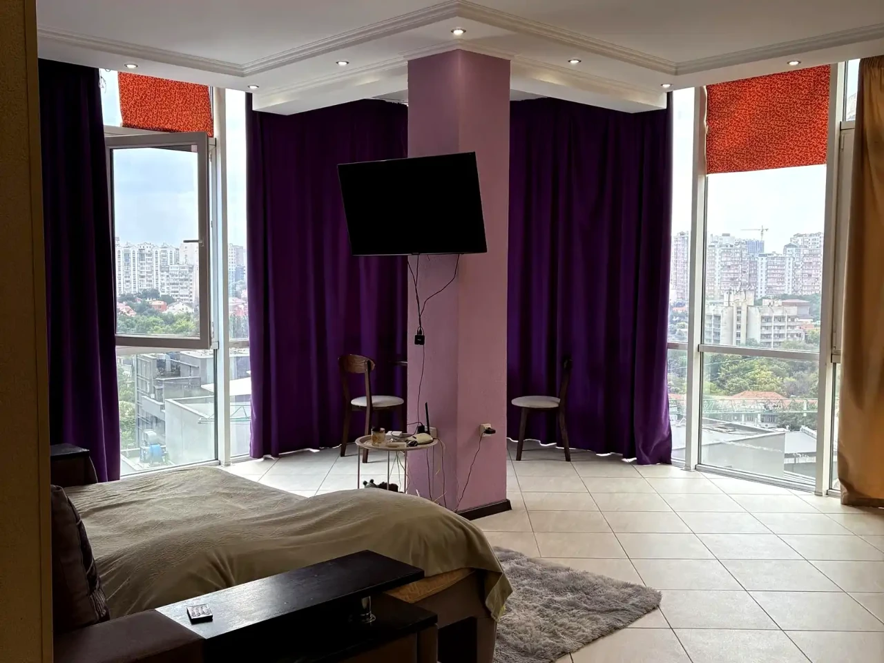 Rent 1-room apartment 59 sq m on the 14th floor.