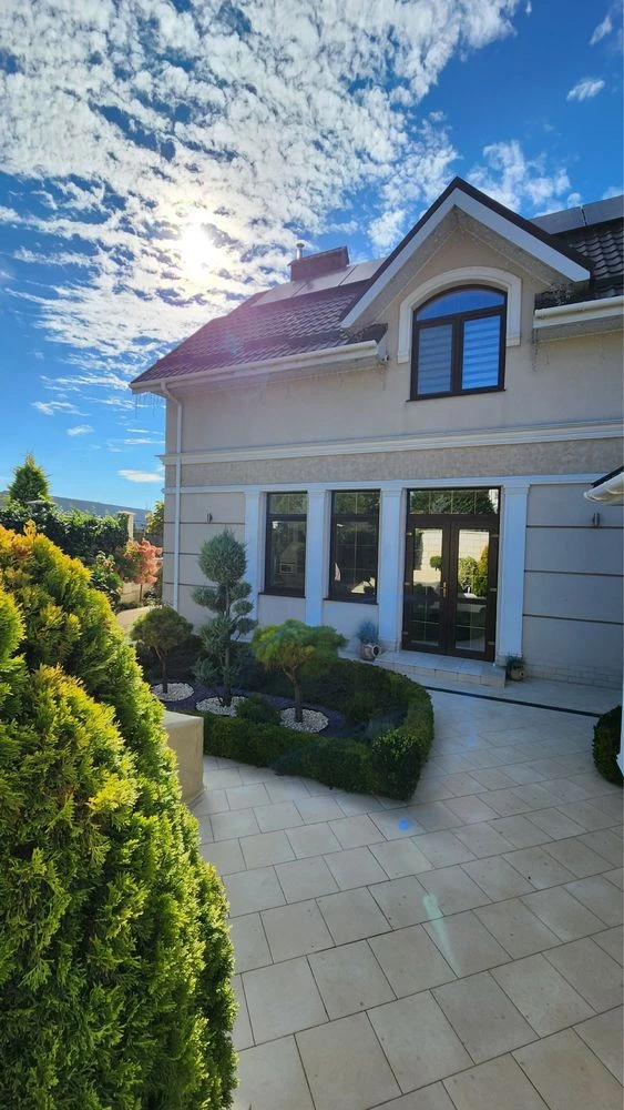 Sale of a stylish, modern, independent house in Sovigny