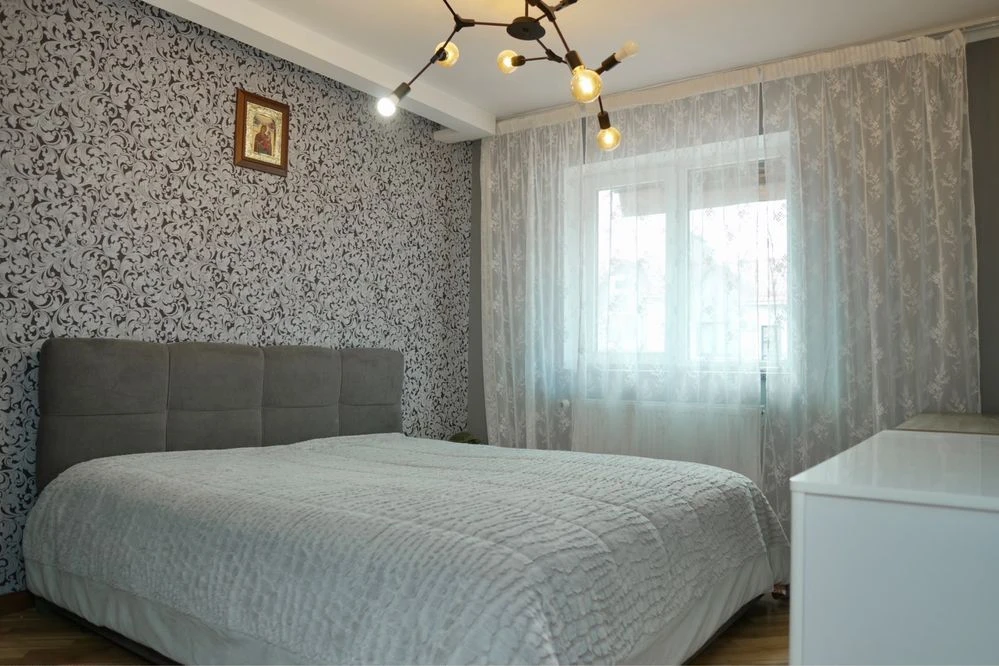 Продаж котеджу на 130 кв.м. , мінімальне оформлення