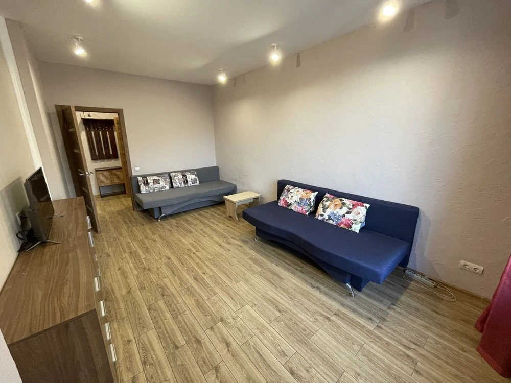 Rent, Kameniska 6, Vyrylitsa, Red Village