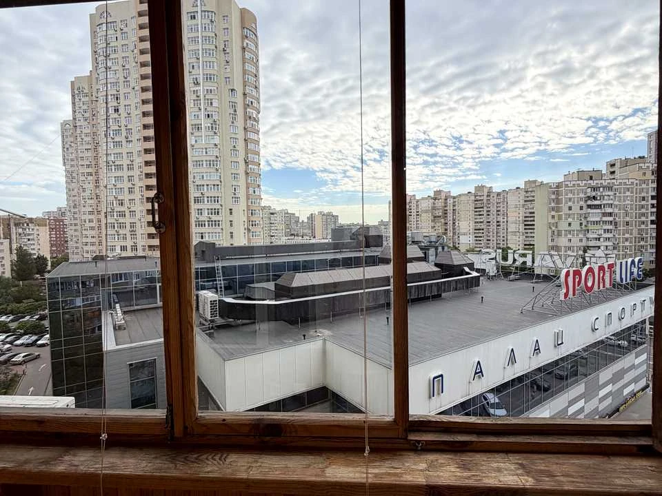 Квартира. Киев, улица Драгомылово