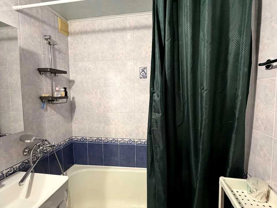 Квартира. Киев, улица Драгомылово