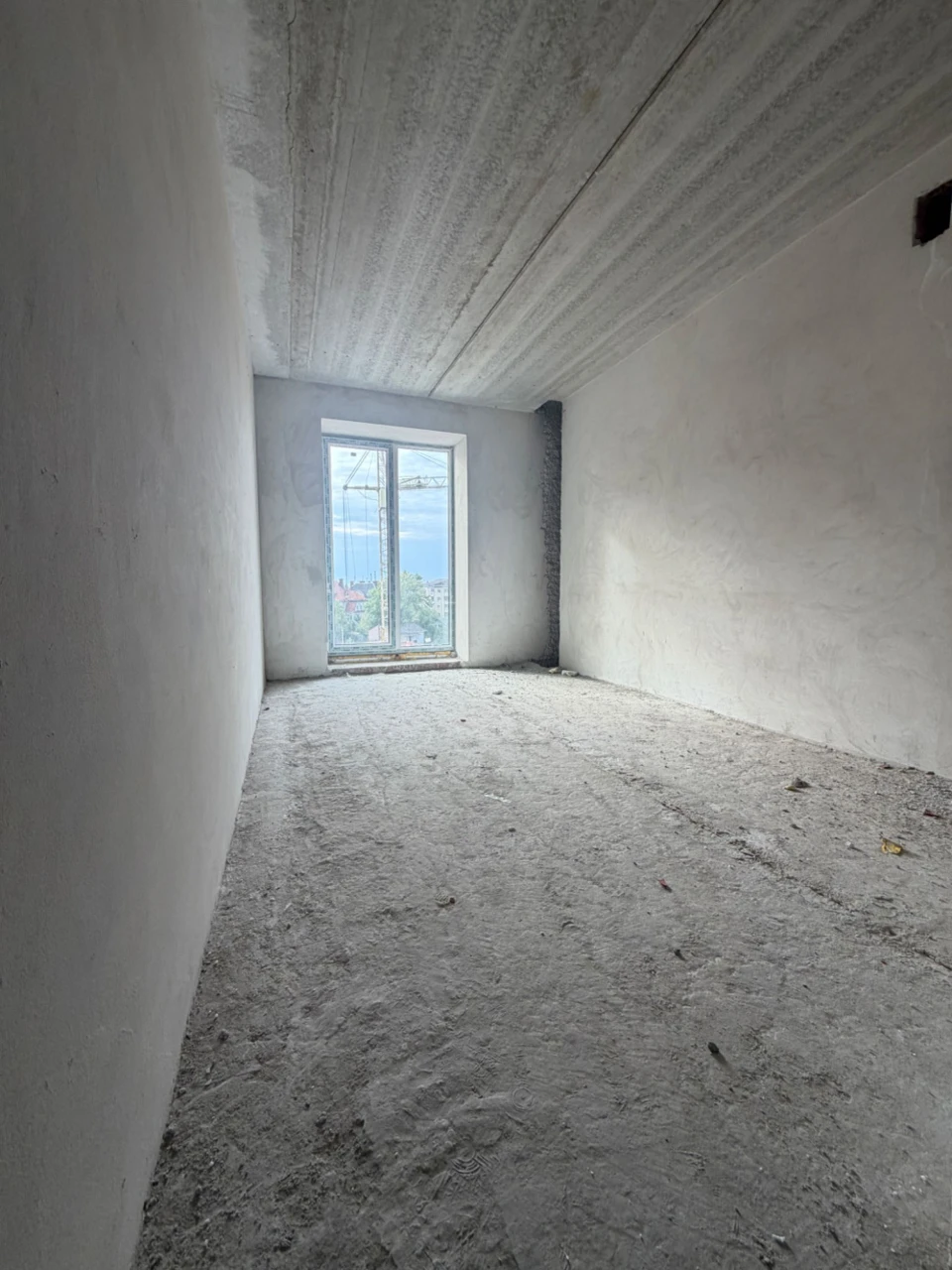 For sale, one-bedroom apartment in the city center