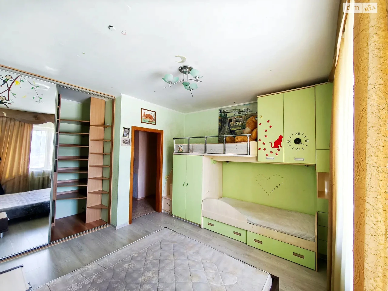 Long-Term Rental Apartment, Poznaki