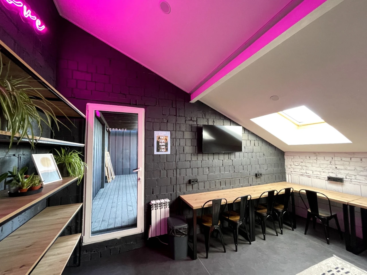 Long-term Rental | No Commission | Pet-friendly | Concierge Service