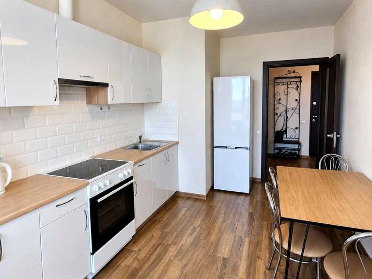 Apartment. Kyiv, Rodyny Krystieriv street.