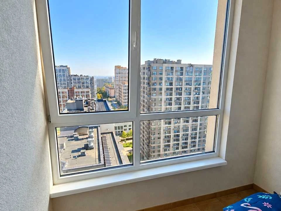 Apartment. Kyiv, Rodyny Krystieriv street.