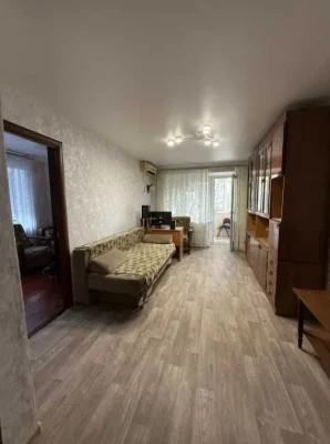 Продам 3-кімнатну квартиру, район Медуніверситету.