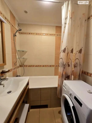 Long-Term Rental Apartment, Poczynki