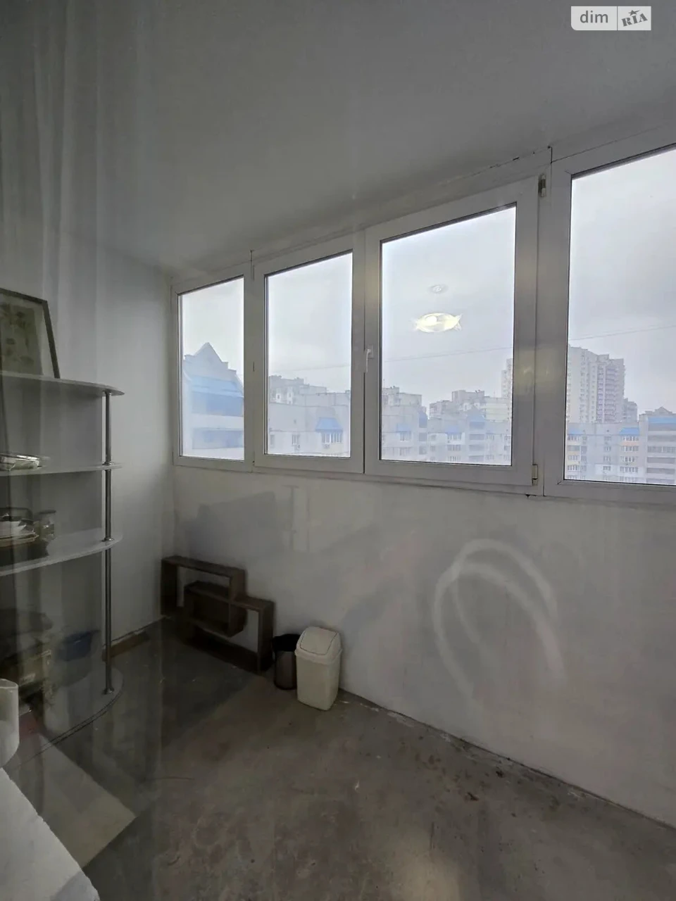 Long-Term Rental Apartment, Poczynki
