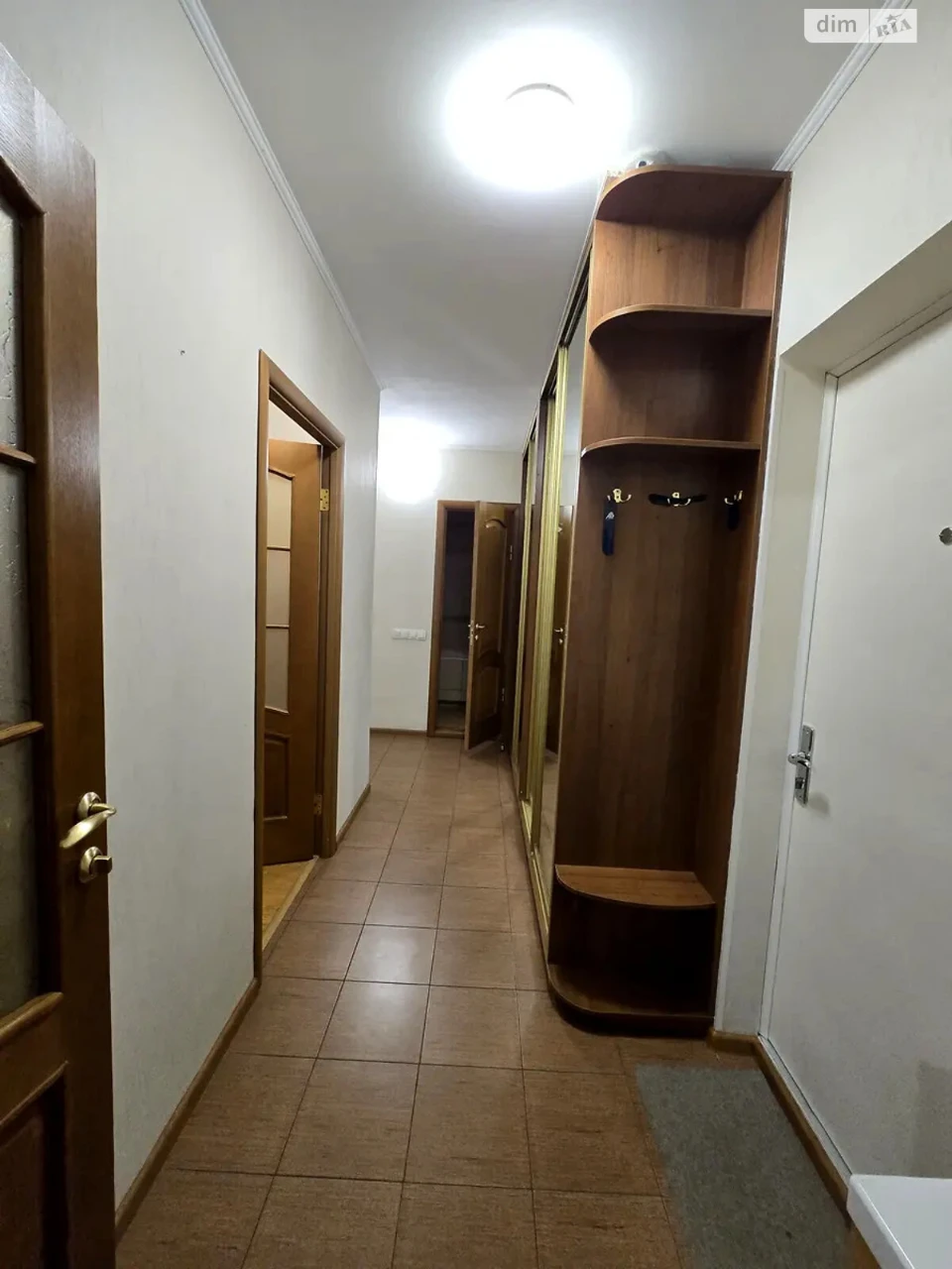 Long-Term Rental Apartment, Poczynki