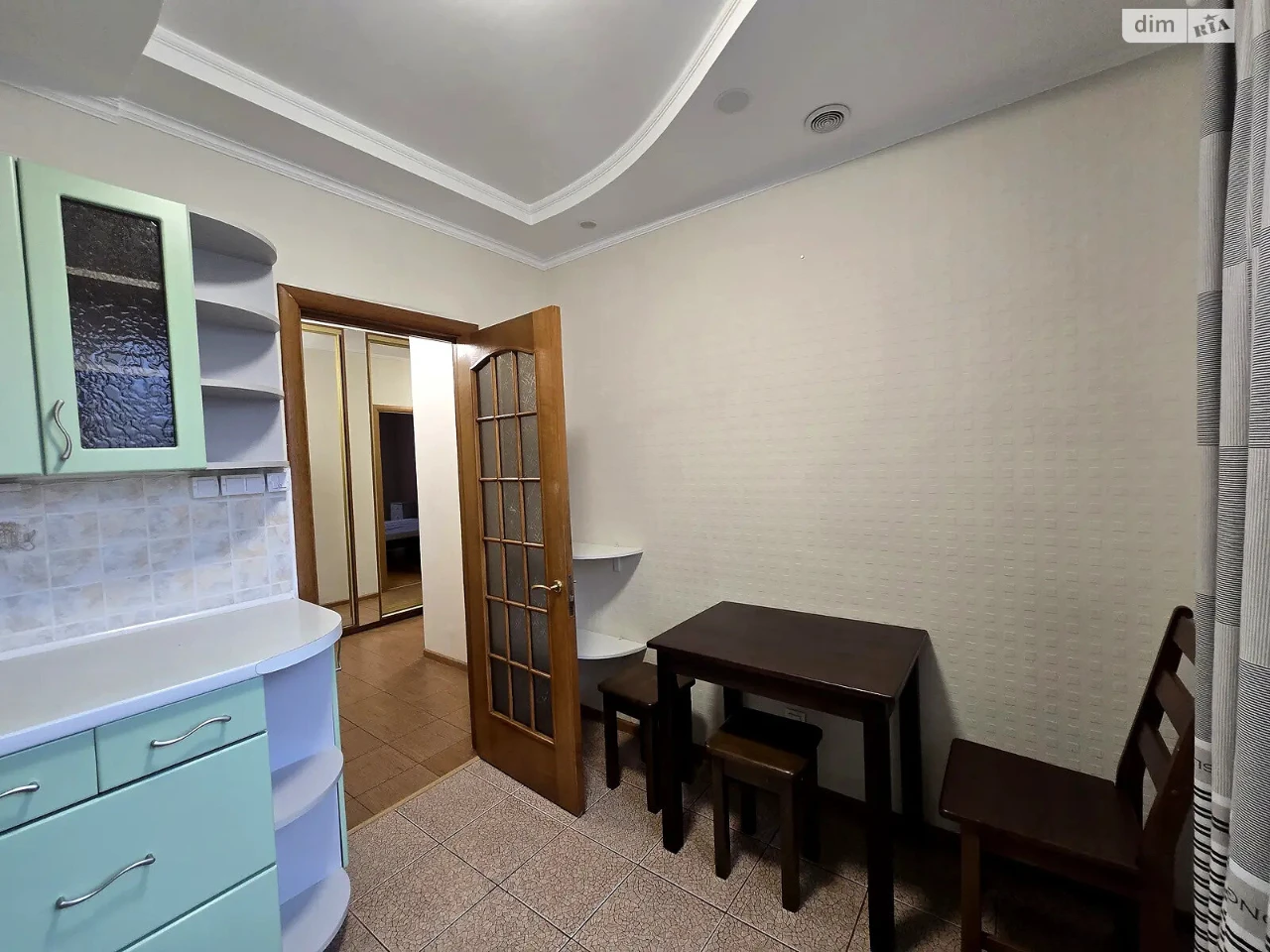 Long-Term Rental Apartment, Poczynki