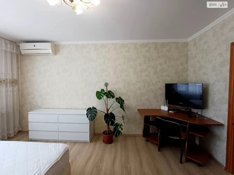 Long-Term Rental Apartment, Осокорки
