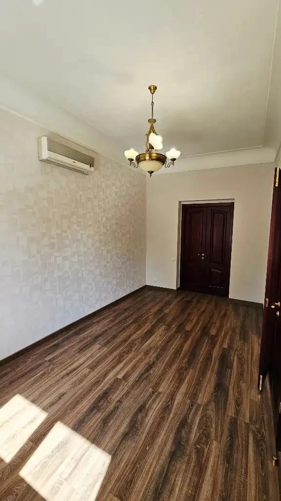 For Sale 3-room apartment at Яворницкого пр. 90, Park Glob
