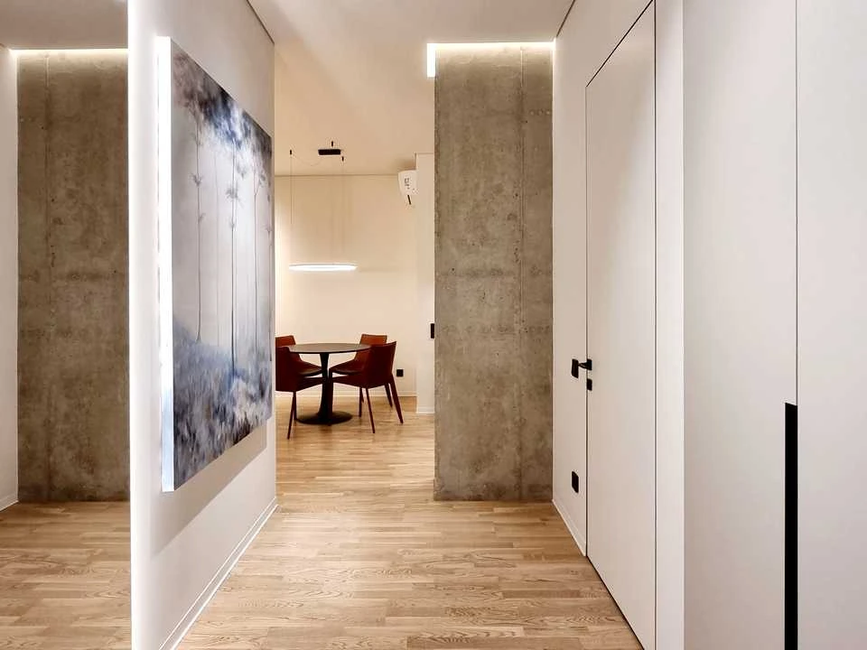Apartment. Dnipro, Naberezhna Perevomohy st.