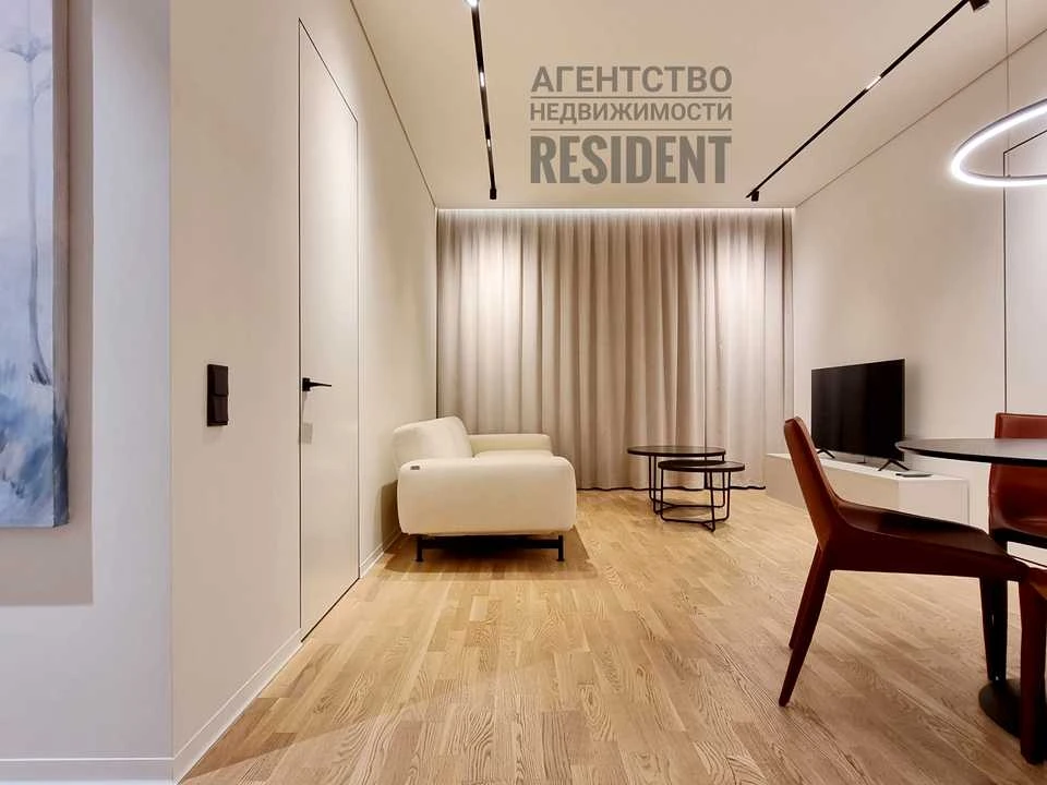 Apartment. Dnipro, Naberezhna Perevomohy st.