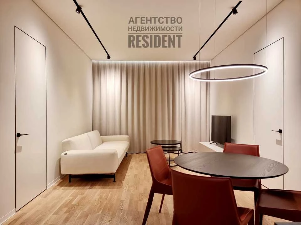 Apartment. Dnipro, Naberezhna Perevomohy st.