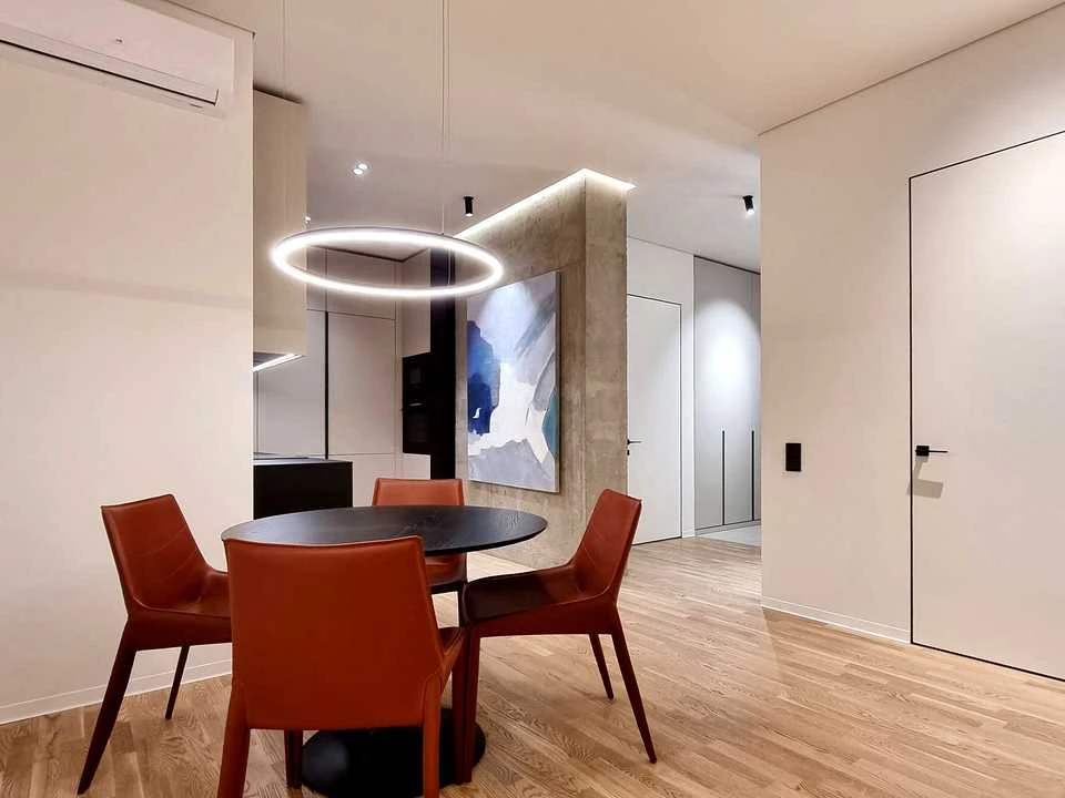 Apartment. Dnipro, Naberezhna Perevomohy st.