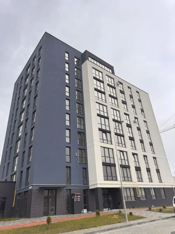 3-bedroom apartment in a new building with renovation, furniture and appliances