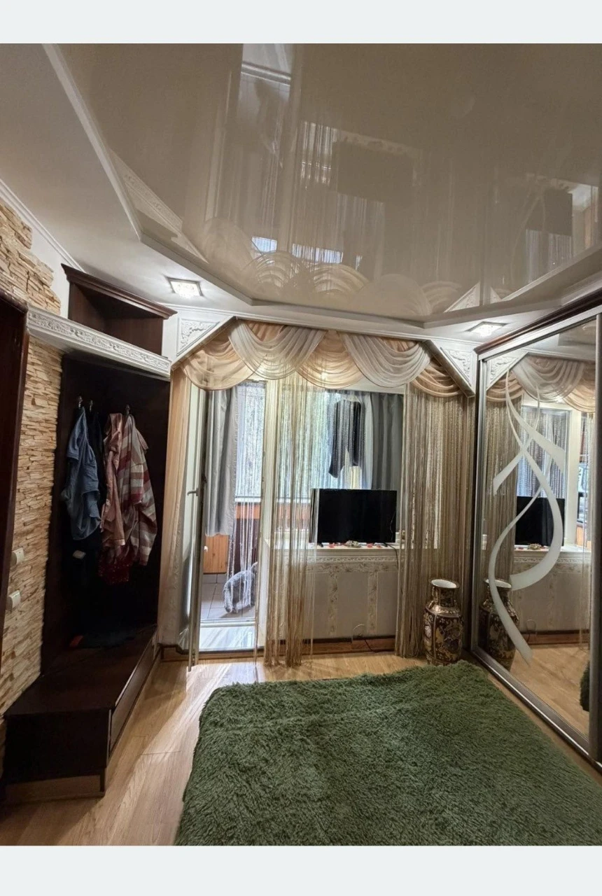 Sale of a 3-room apartment. Mir Avenue.