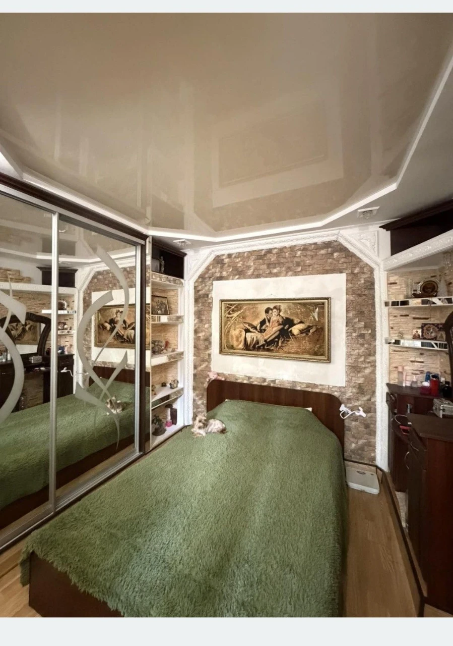 Sale of a 3-room apartment. Mir Avenue.