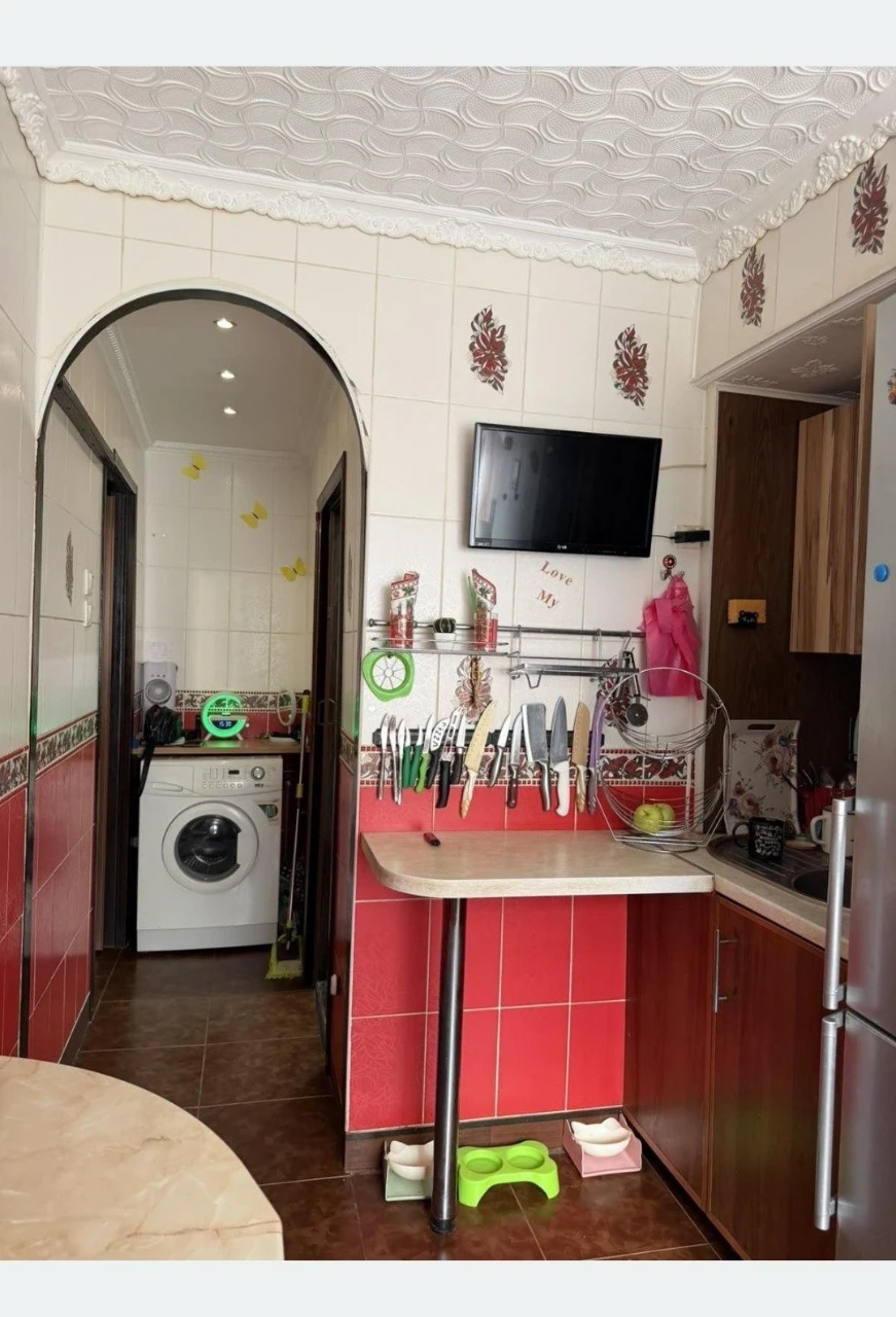 Sale of a 3-room apartment. Mir Avenue.