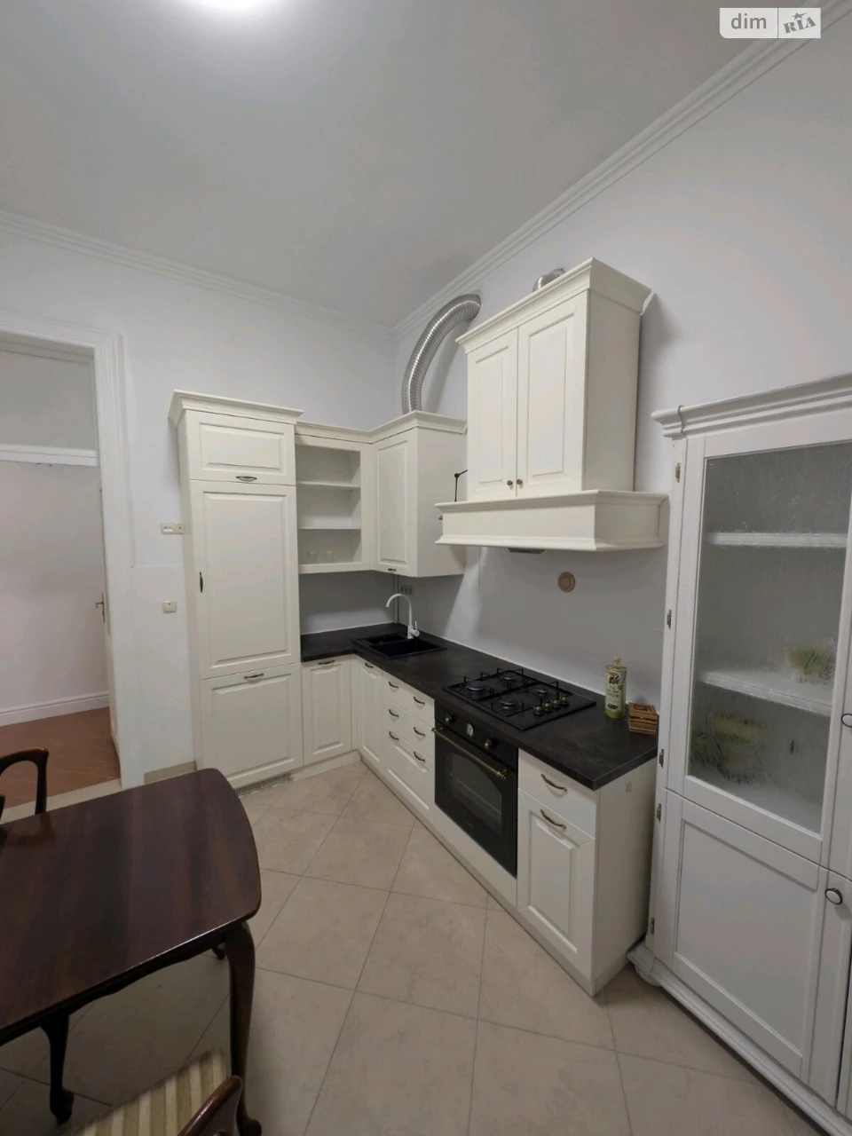 Apartment for Sale: Center