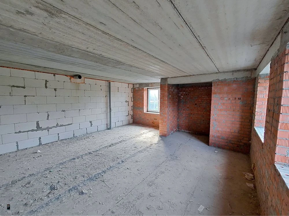 For sale 2-room apartment 47 sq.m. in the Barvy residential complex. Possible sale without cash.