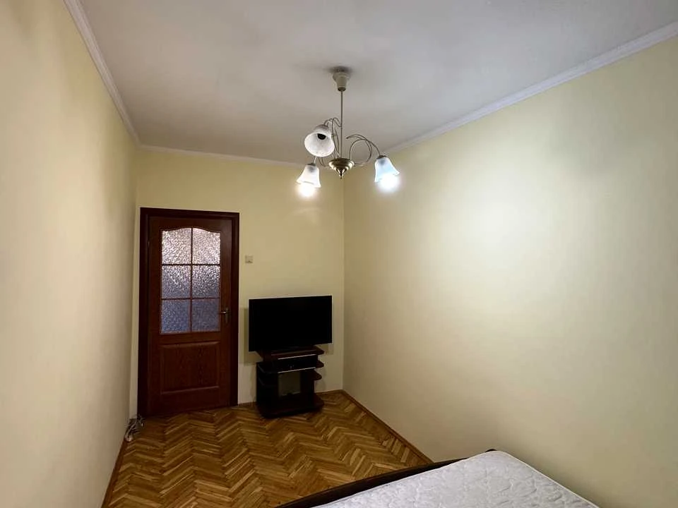 Apartment. Sergyi Litvynenko Street, Lviv