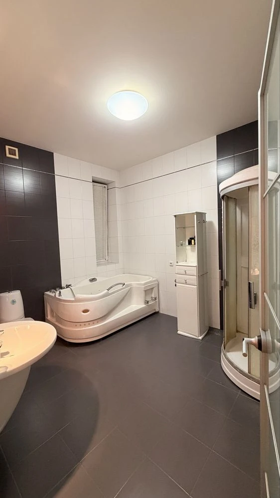 Sale of a 3-room apartment on вул. Ternopilska, 15