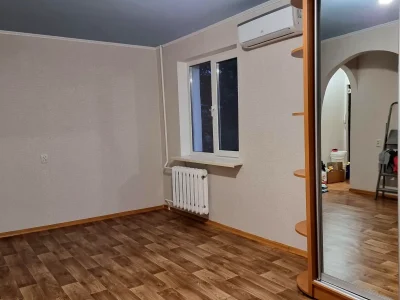 Продается 1-комнатная квартира 32 м² на 4 этаже.