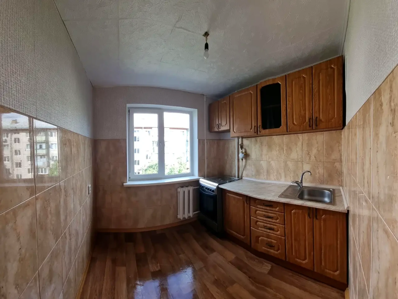 Продается 1-комнатная квартира 32 м² на 4 этаже.