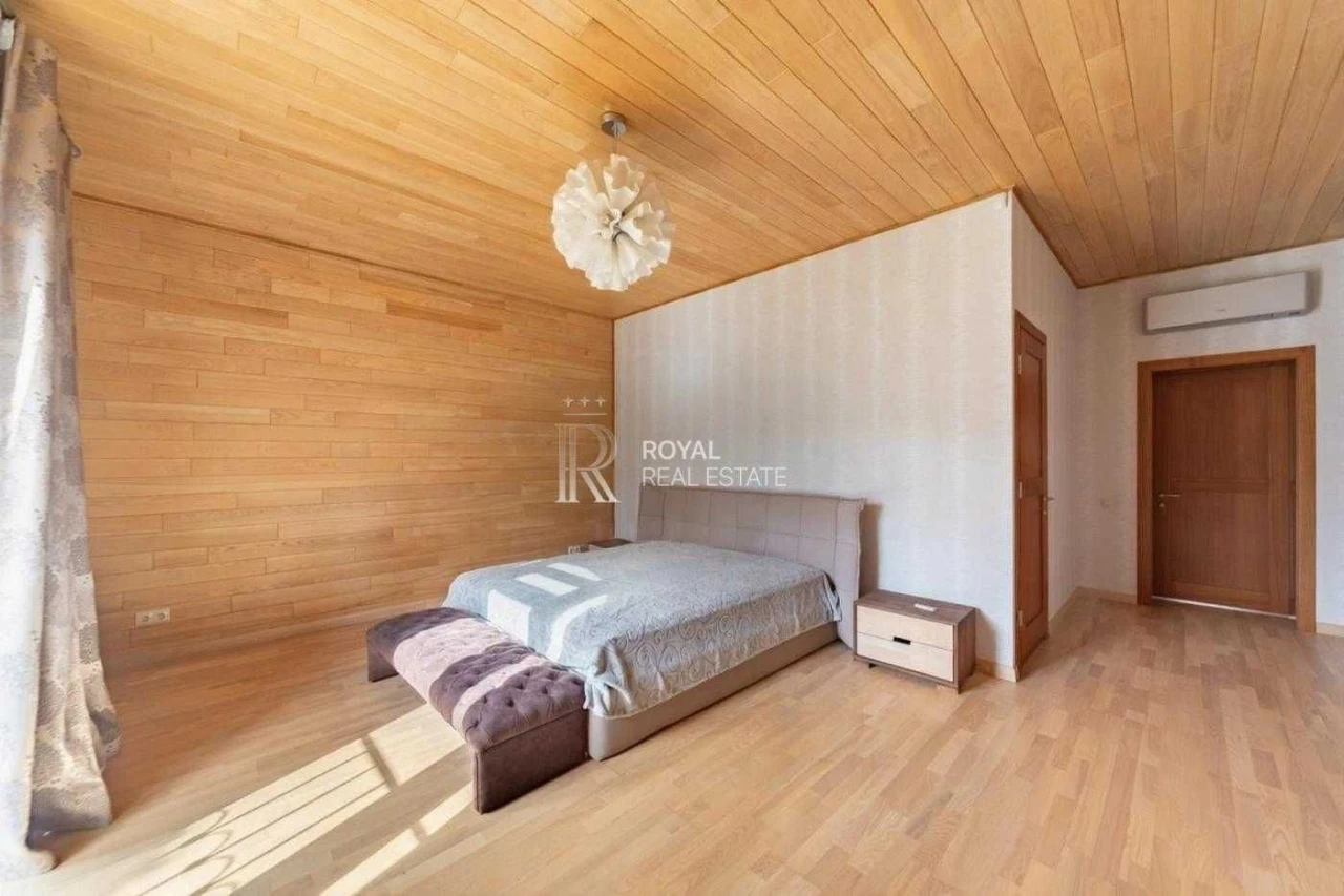 Продаж Будинок Київ Голосіївський вул. Квітки-Основ'яненка 3