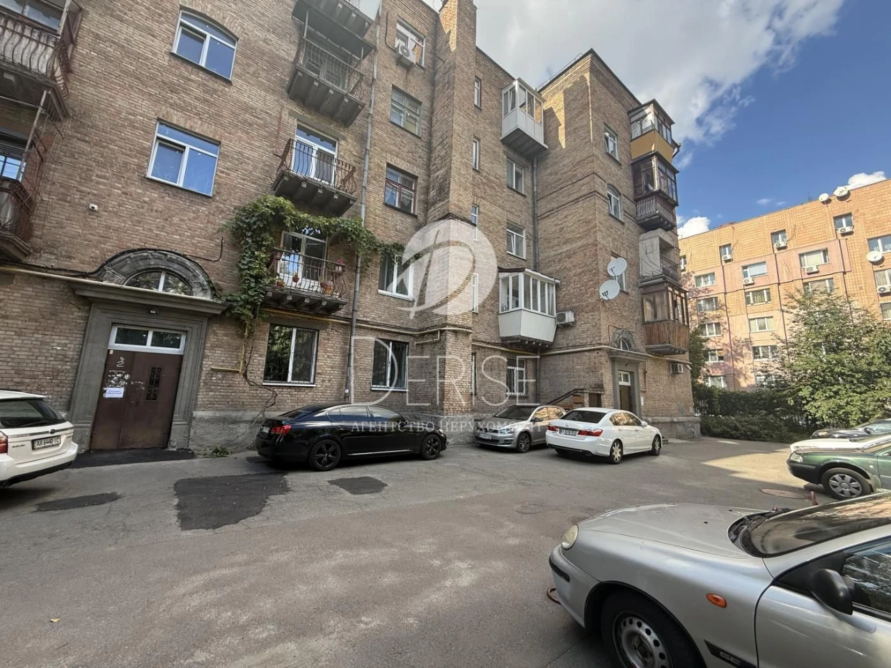 #15207, 2-кімнатна квартира в квартирі на вул. Генерала Алмазова, Печерськ