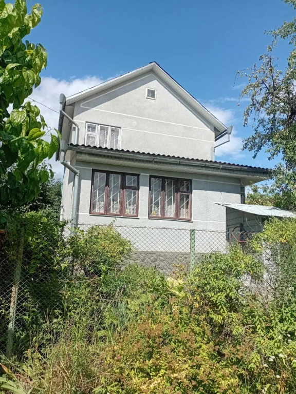 Продам будинок 82,5 м.кв. зі зручностями, з кіоском на Калин