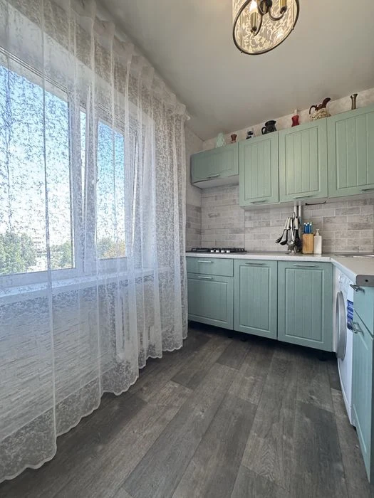 Продам 2к квартиру ул.Академика Янгеля 7