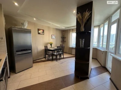 Apartment for Sale, Poczynki