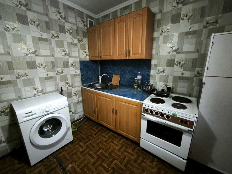 Apartment. Heroiv Mariupolya Street, Holosiiv, Teremky 2