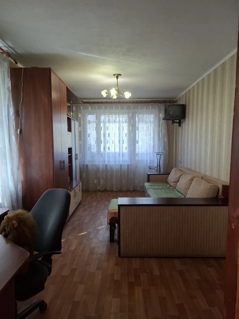 ПРОДАЮ 3-кімнатну квартиру, вулиця Перемоги