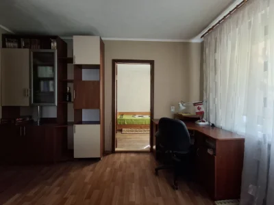 ПРОДАЮ 3-кімнатну квартиру, вулиця Перемоги