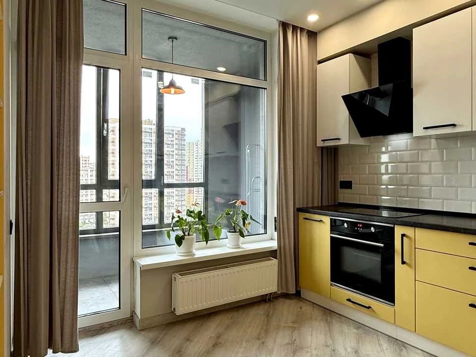 Apartment. Kyiv, Krystieriv Street