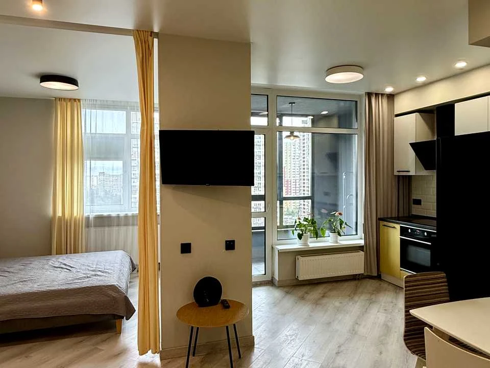 Apartment. Kyiv, Krystieriv Street