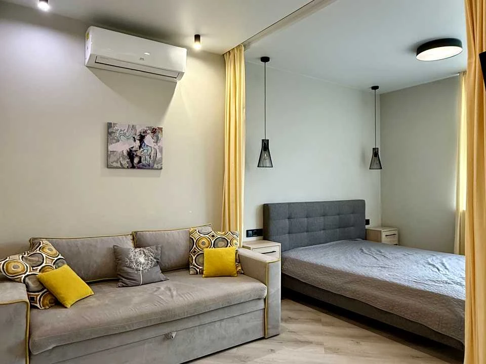 Apartment. Kyiv, Krystieriv Street