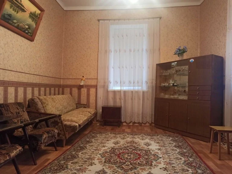 Продаётся 3 комнатная квартира район Центр 5827